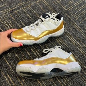 Jordan’s gold and white